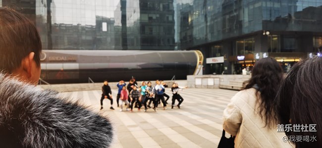 12.6 體驗(yàn)三星w21手機(jī)的精彩感受三星設(shè)計(jì)的用心做出矚目貢獻(xiàn)