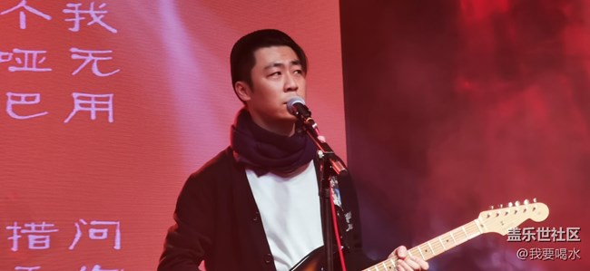 12.6 體驗(yàn)三星w21手機(jī)的精彩感受三星設(shè)計(jì)的用心做出矚目貢獻(xiàn)