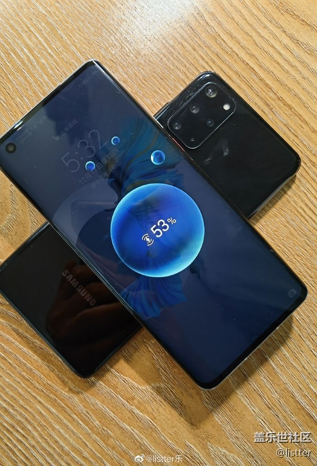 體驗一下三星S20+的“無線共享充電”功能