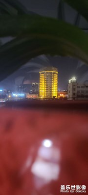 夜也很美，燈火闌珊處，亮
