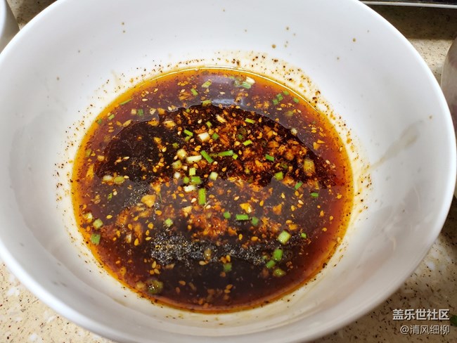 [面條江湖]+旋轉(zhuǎn)起來(lái)的餛飩