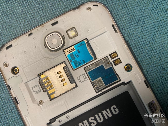 買手機，我還是喜歡能插存儲卡的，你呢？