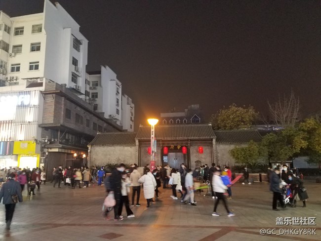 【圣誕狂歡】平安夜的步行街