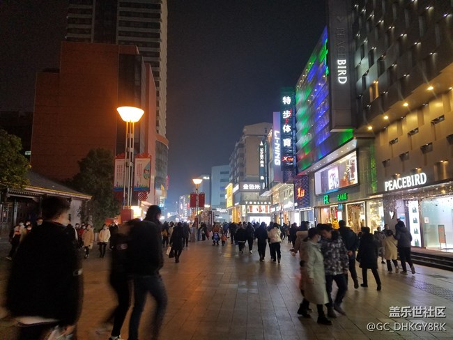 【圣誕狂歡】平安夜的步行街