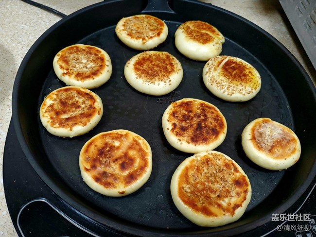 [新年美食]+油舒芝麻小鍋盔