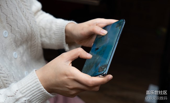 用120Hz高刷玩過(guò)游戲之后就再回不到低刷了，同感請(qǐng)舉手