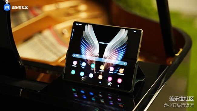 心系天下 三星 W21 5G 新春限量禮包版精美圖賞