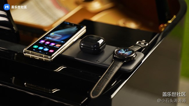 心系天下 三星 W21 5G 新春限量禮包版精美圖賞