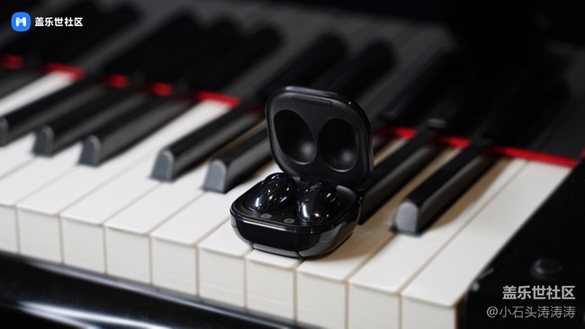 心系天下 三星 W21 5G 新春限量禮包版精美圖賞