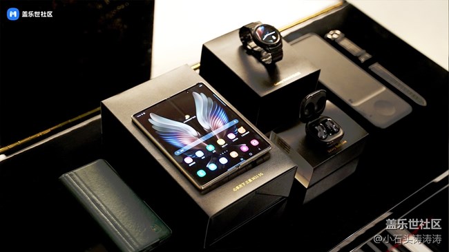 心系天下 三星 W21 5G 新春限量禮包版精美圖賞