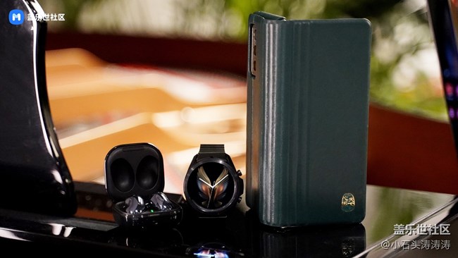 心系天下 三星 W21 5G 新春限量禮包版精美圖賞