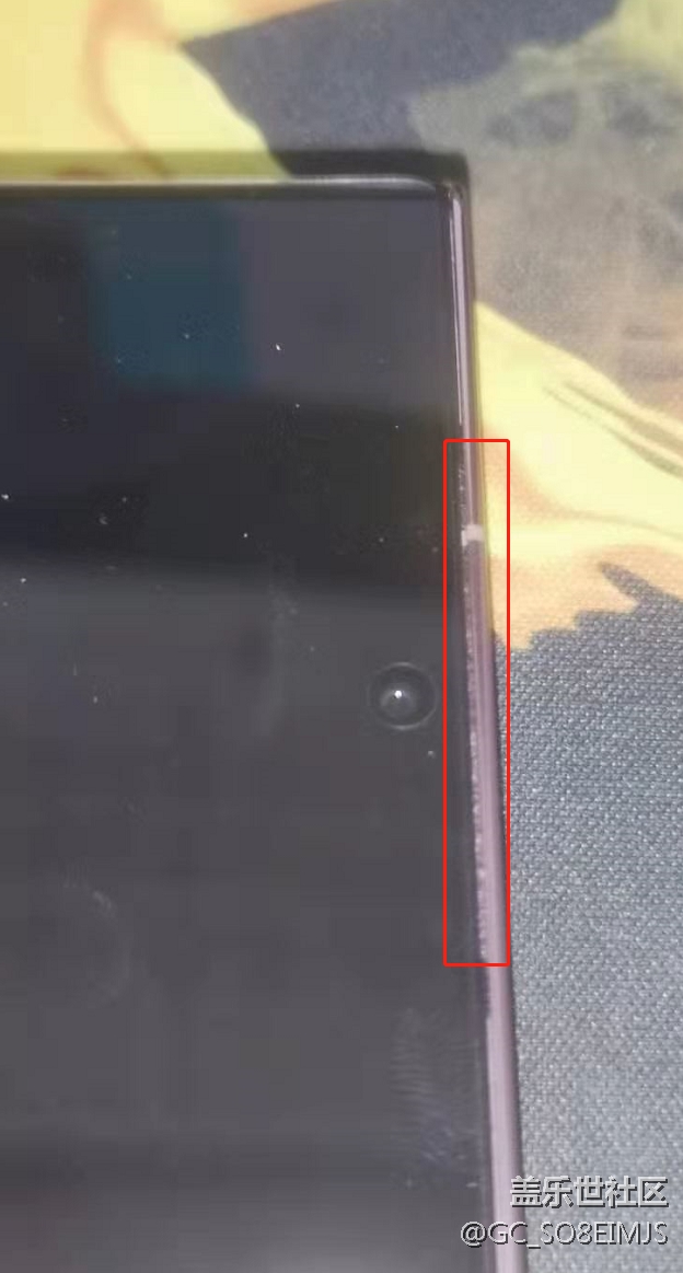 N20U,屏幕最上方中间位置缝隙很大做工问题吗