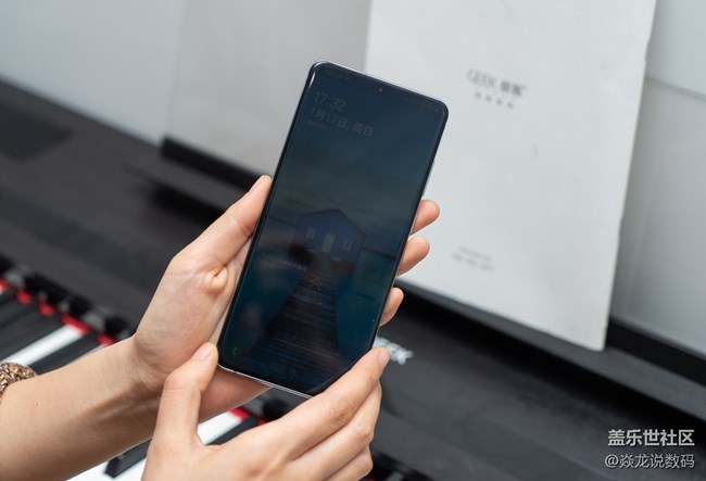 用過三星手機(jī)之后，看其它手機(jī)都很丑~你們也有這種感覺么？