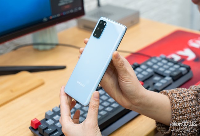 用過三星手機(jī)之后，看其它手機(jī)都很丑~你們也有這種感覺么？