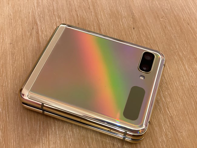 深深的種草三星z flip