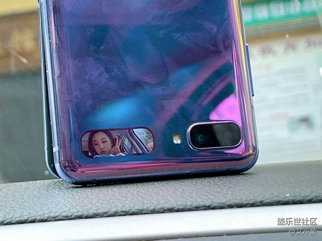 Z Flip的副屏別看小，功能很齊全啊