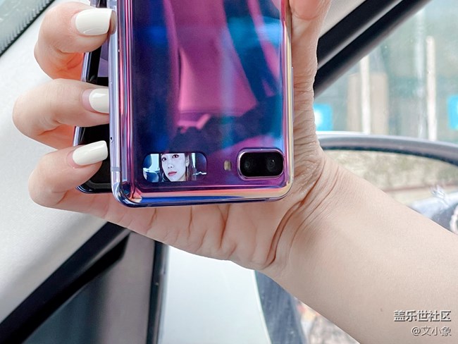 Z Flip的副屏別看小，功能很齊全啊