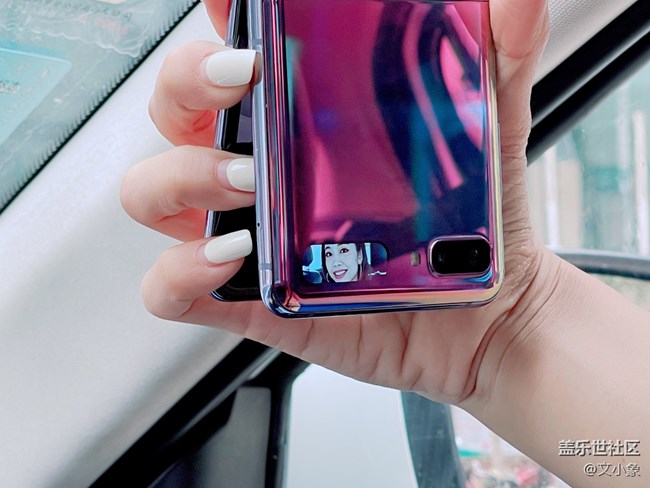 Z Flip的副屏別看小，功能很齊全啊