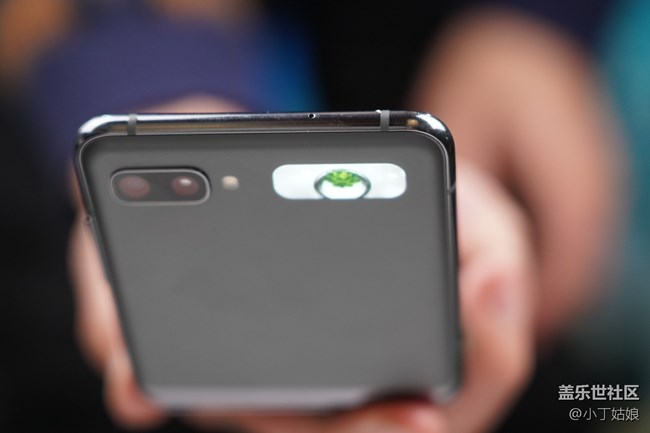 Z Flip 5G的副屏使用