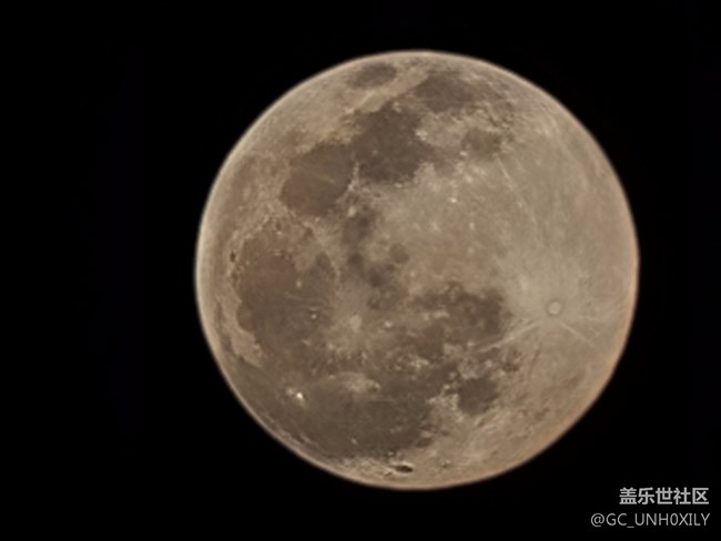 晚上散步途中隨拍的月亮