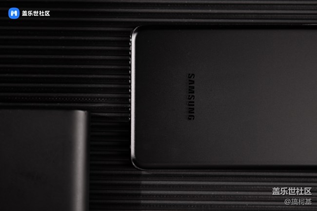 深邃黑色穩(wěn)重的氣息 Galaxy S21 Ultra 5G上手圖賞