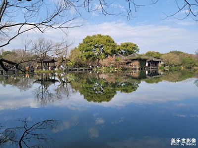 春節(jié)游西湖，遇到彩虹！