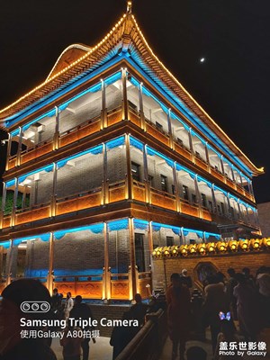 小城的故事和景色