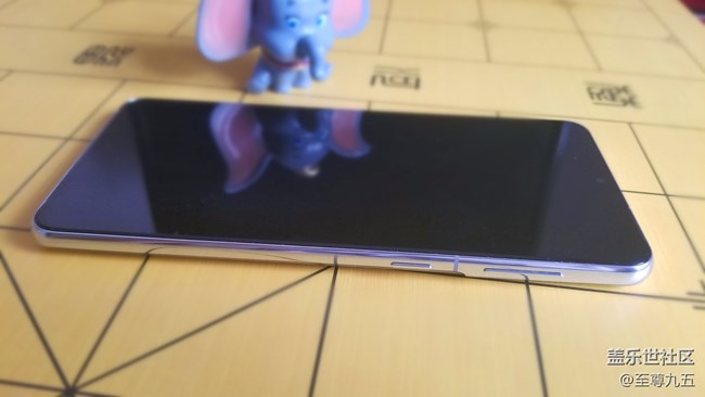 漂亮的Galaxy S21+