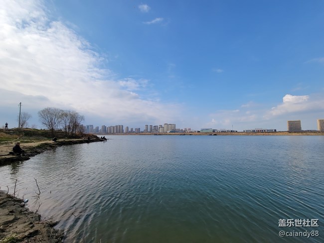 S21+ 5G 評測，屏大邊窄，兼顧手感與續(xù)航的旗艦