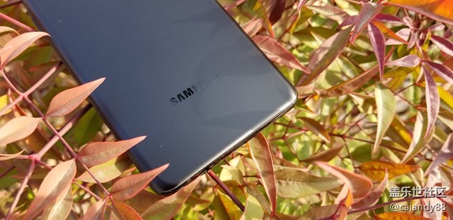 S21+ 5G 評測，屏大邊窄，兼顧手感與續(xù)航的旗艦