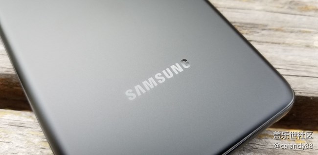 S21+ 5G 評測，屏大邊窄，兼顧手感與續(xù)航的旗艦