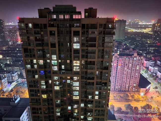 S21+ 5G 評測，屏大邊窄，兼顧手感與續(xù)航的旗艦