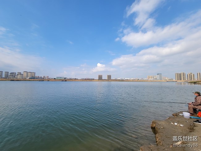 S21+ 5G 評測，屏大邊窄，兼顧手感與續(xù)航的旗艦