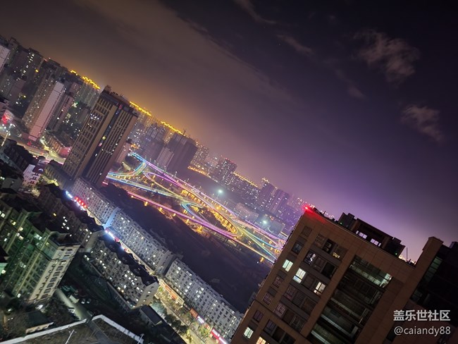 S21+ 5G 評測，屏大邊窄，兼顧手感與續(xù)航的旗艦