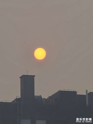 窗外朝陽