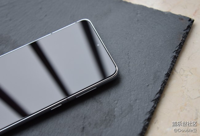 Galaxy S21+簡(jiǎn)鑒：真正的平直旗艦