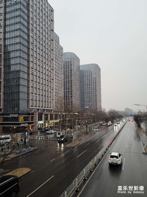 雨中街景
