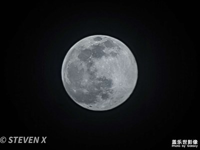50倍變焦的月亮
