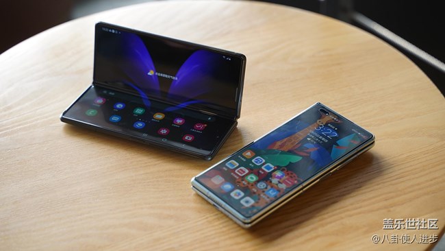 三星Galaxy Z Fold2：不僅是內(nèi)屏多了一個攝像頭那么簡單！