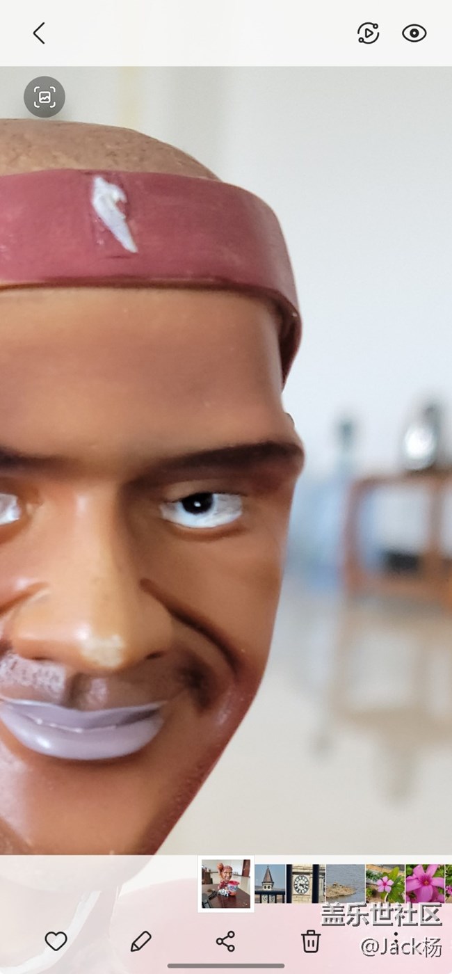 超大杯1億像素拍照放大與果11效果對(duì)比