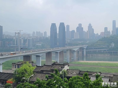 重慶長(zhǎng)江一號(hào)大橋