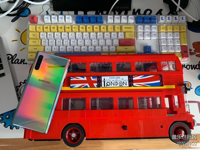 LEGO London Bus & Galaxy Note 10