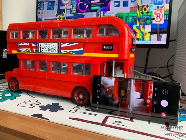 LEGO London Bus & Galaxy Note 10