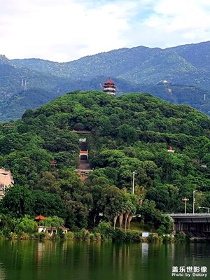 山青水綠