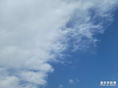 生活不能等待別人來安排，要自己去爭取和奮斗