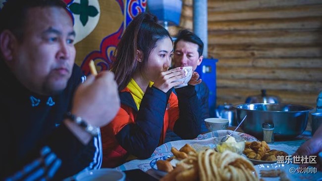 新疆探尋雪源之旅VLOG 美麗峰村落的慢生活 新疆探尋雪源之旅VLOG 美麗峰村落的慢生活