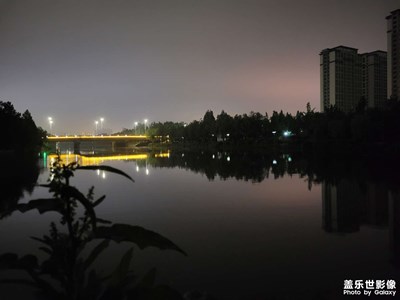 河邊夜景。。。。。。。。