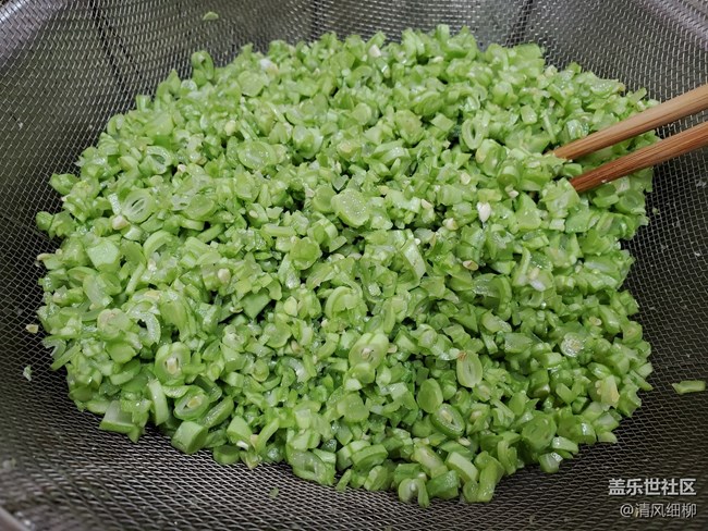 【初夏家常菜】+端午節(jié)必備的筍干四季豆包子提前獻(xiàn)上