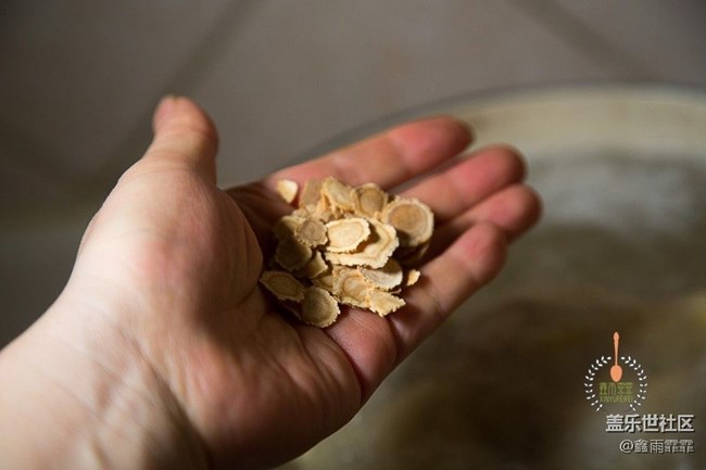 76歲媽媽每次燉雞都會(huì)加它，不僅味道鮮美，而且滋潤(rùn)又爽滑