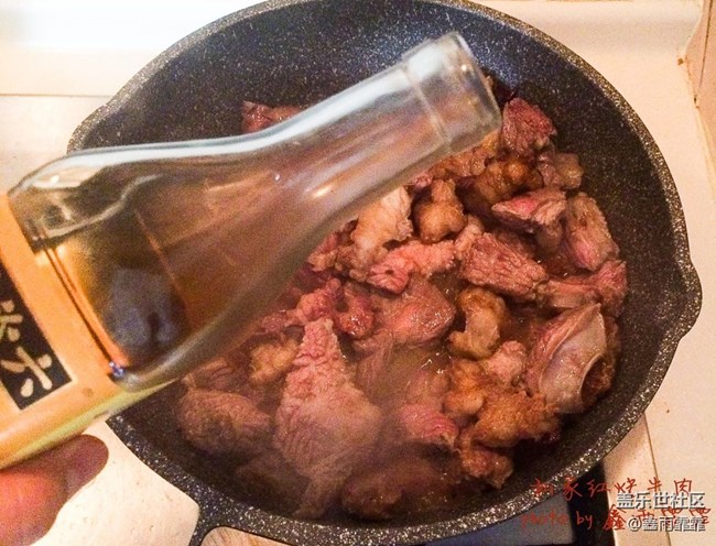 店里一碗超級(jí)牛肉面八十，不夠塞牙縫，這也八十，牛肉管飽